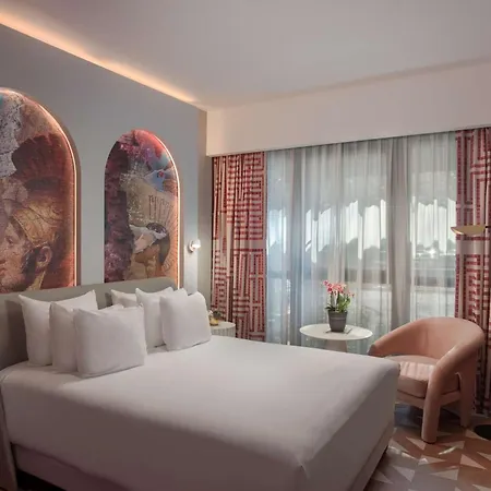 Nhow Hotel 4*